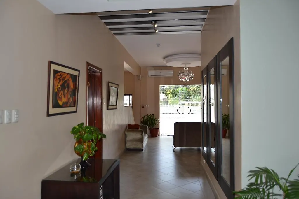 Urdesa Suites Hotel Guayaquil 3*,  Ecuador